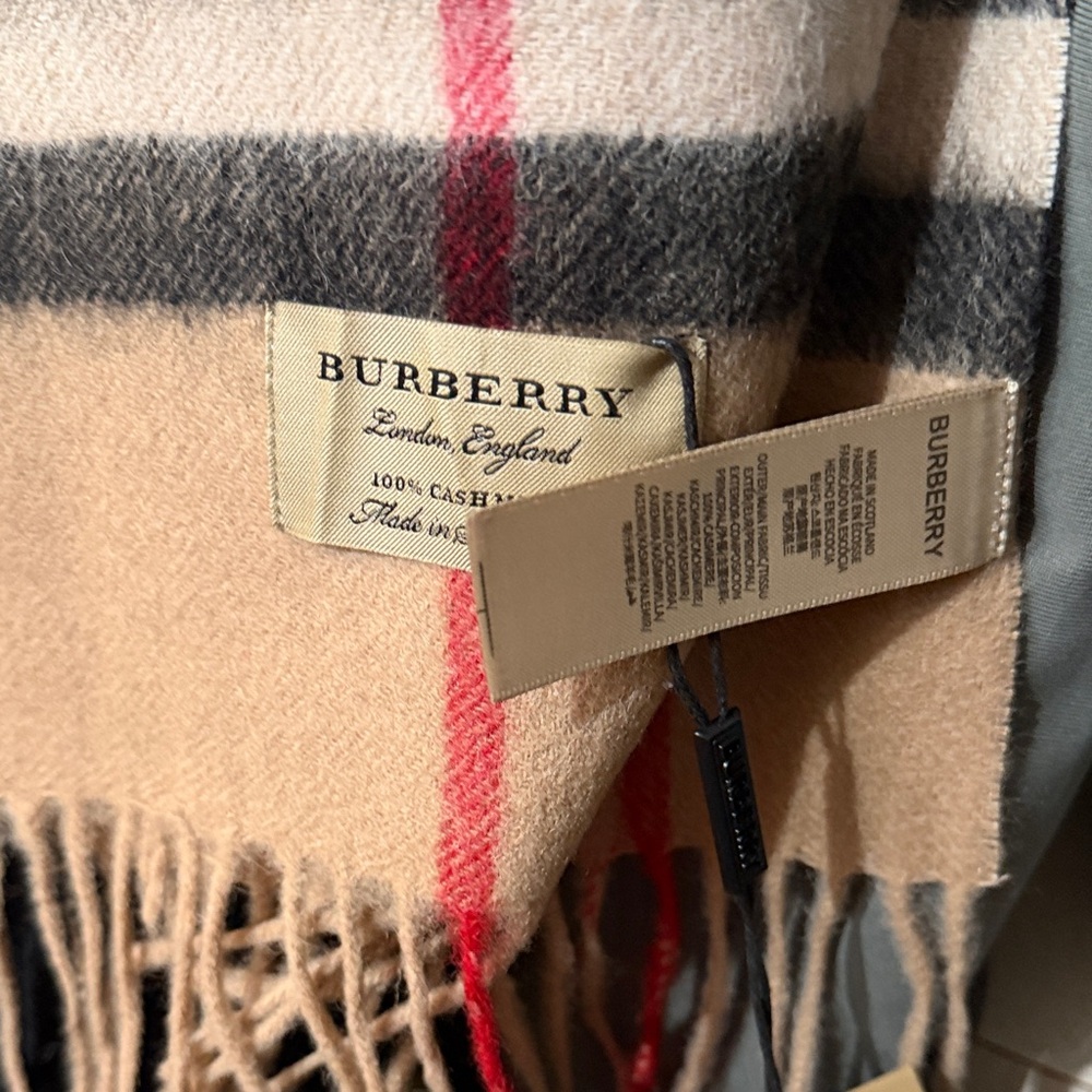 Burberry Beige Checkered Scarf - Picture 4 of 6